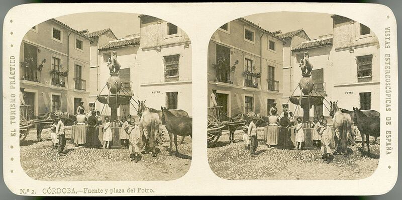 Archivo:Plaza del Potro con niños y con cañas sacando agua. Alberto Martín, 1920-1930. Institut Cartogràfic i Geològic de Catalunya..jpg