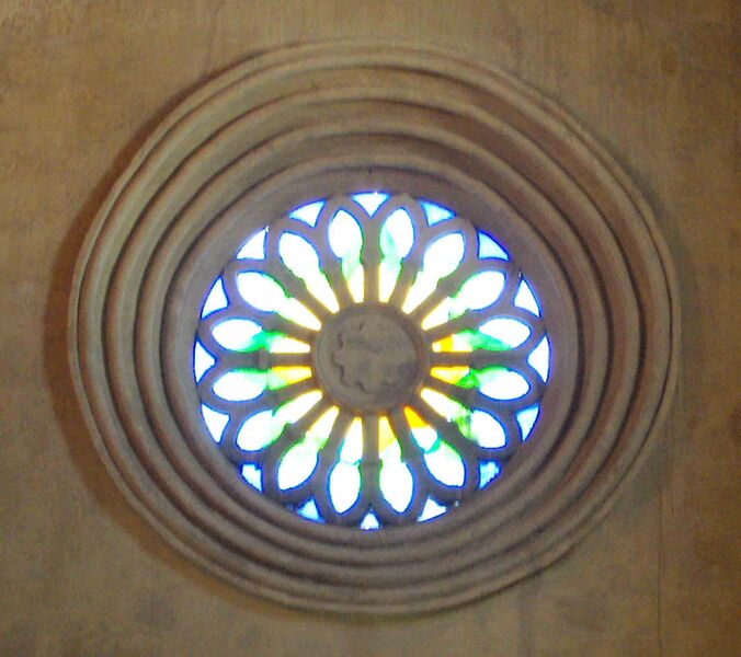 Archivo:Rosellón de la iglesia de Santa Marina II.JPG