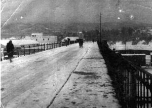 Viaducto nevado en 1945. Fotografía de Ricardo.jpg