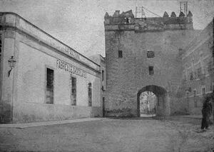 Puerta Osario.jpg
