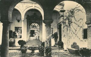 Patio de una casa particular 1.jpg