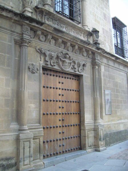 Archivo:Puerta de la casa de los Villalones.JPG