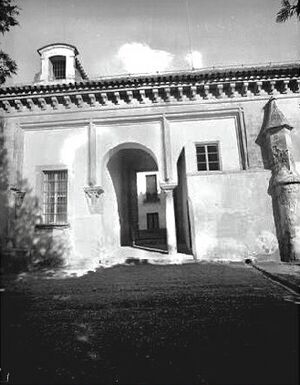 Puerta del Caño Gordo de La Mezquita-Catedral (1945).jpg