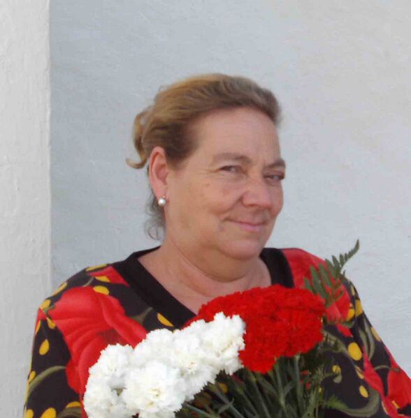 Archivo:Luisa Flores.jpg