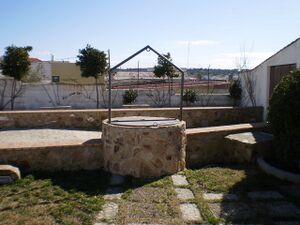PozoCalleMiguelMolinaCardeña1.JPG