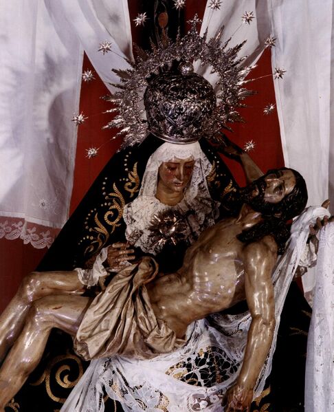 Archivo:Virgen de las Angustias (Córdoba).jpg