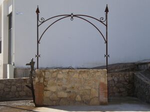PozoFuentedelCaminoCardeña1.JPG