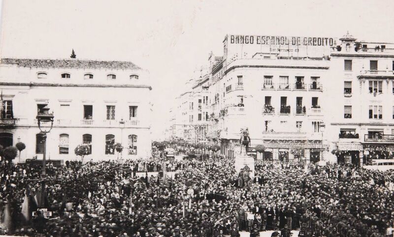 Archivo:Plaza de las Tendillas. Manifestaciones y otros actos públicos y religiosos Material gráfico 7 (1).jpg