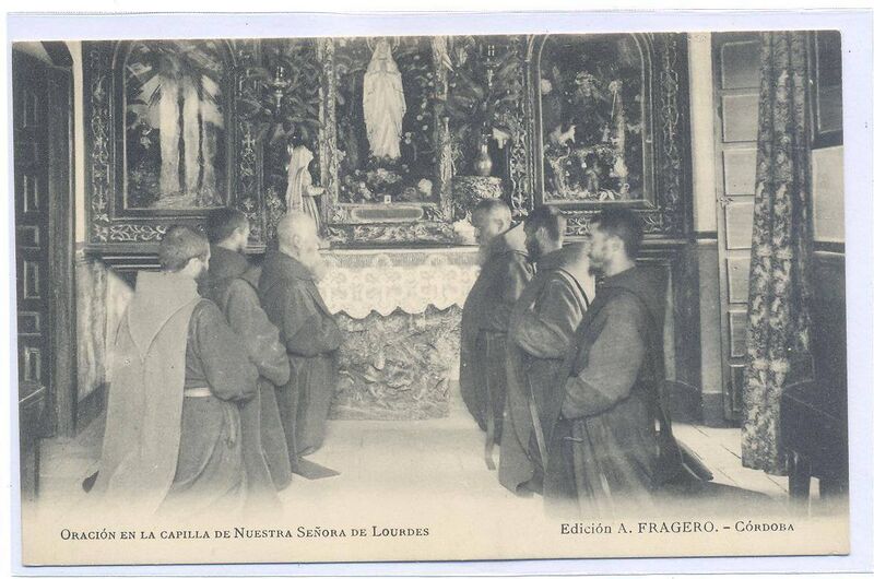 Archivo:Córdoba, las ermitas, oración en la capilla de nuestra señora de Lourdes, Ed. A. Fragero, S.a., s.f., hacia 1915 .jpg