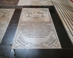 Tumba del Obispo Pozuelo.jpeg