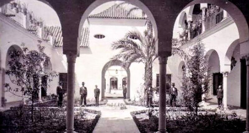 Archivo:Parte del pabellón de Córdoba en la Exposición Iberoamericana, celebrada en Sevilla entre mayo de 1929 y junio de 1930. .jpg
