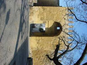 Puertadealmovodavr.JPG