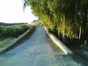 Puente de piedra baena 3.jpg
