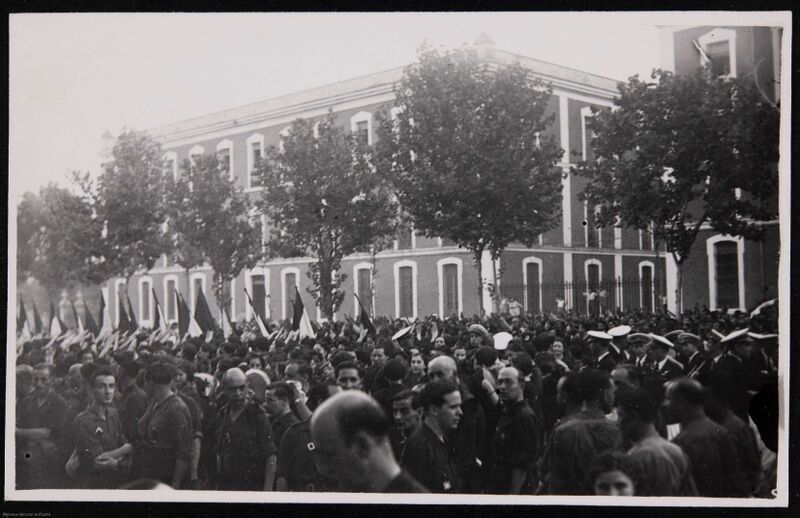 Archivo:Concentracion en paseo de la Victoria. Córdoba Fiesta del 18 de julio de 1938 Material gráfico 23.jpg