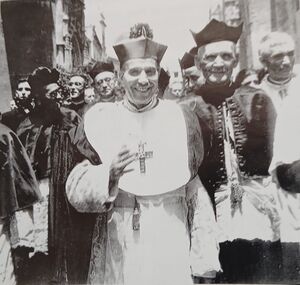 Fray Albino, nuevo obispo de Córdoba (1946).jpg