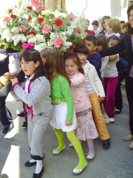 Archivo:Procesión Niño de la Bola - Fuente Tójar(3).JPG