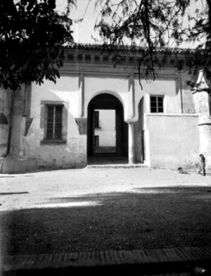 Puerta del Caño (1945). Mezquita Catedral.png