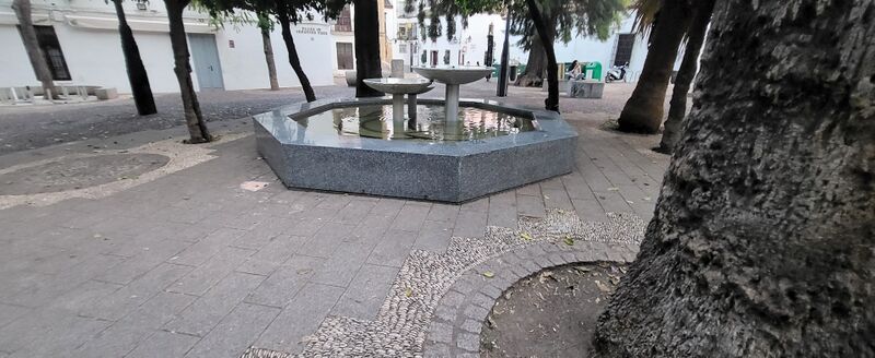 Archivo:Plaza de Jeronimo Páez (V).jpeg