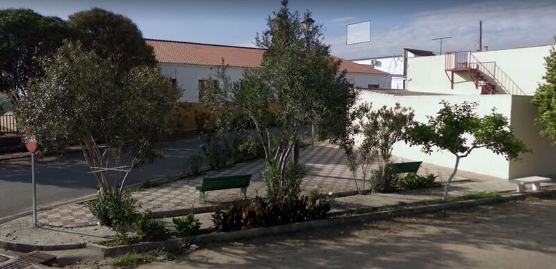 Archivo:Plaza Romualdo Díaz Castell - La Herrería.JPG