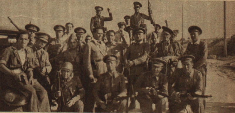 Archivo:Capitán Casted de Carabineros y Soldados en la Toma del pueblo de Dos Torres por parte del Ejército Republicano. Ahora (Madrid) 29 de agosto de 1936.png