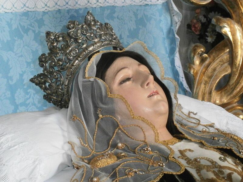 Archivo:Ofrenda floral transito 2.JPG