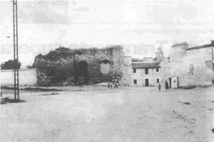 Puerta Sevilla (1945).jpg