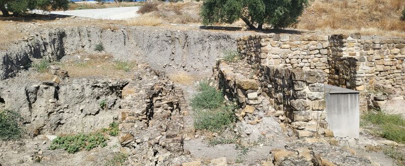 Archivo:Ermita de los Santos Mozárabes en Torreparedones 2.jpg
