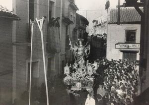 Procesión de San Rafael por el Realejo (1944).jpg