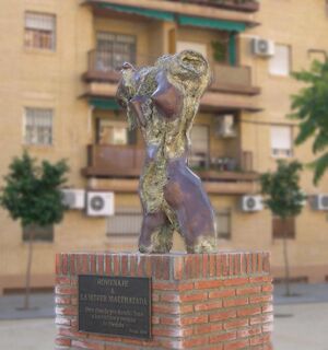Homenaje mujer maltratada teno.jpg