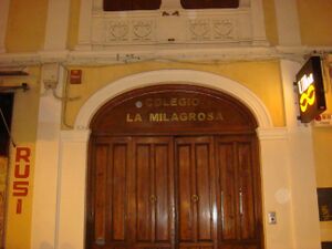 Puerta Colegio de la Milagrosa.JPG
