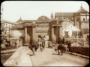 Puerta del Puente (1897).jpg