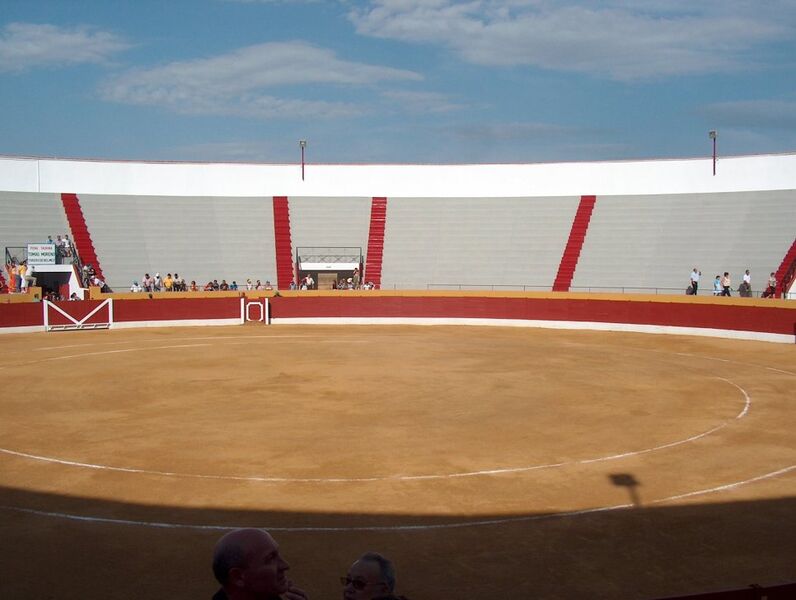 Archivo:Plaza de toros II.JPG