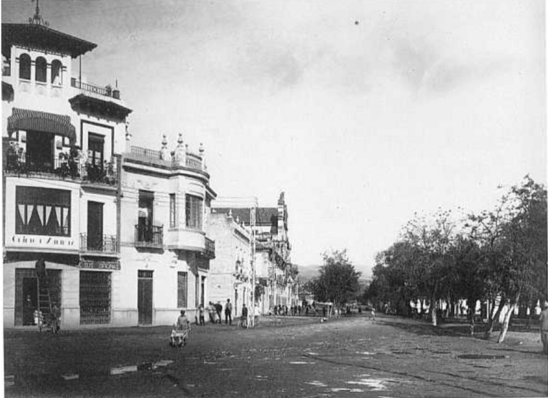 Archivo:Plaza de Colón desde la Puerta del Rincón.png