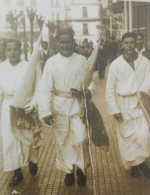 Hermanos del Huerto (1942) por calle Claudio Marcelo.jpg