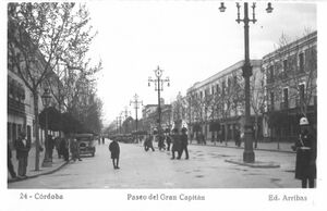Paseo del Gran Capitán 4.jpg