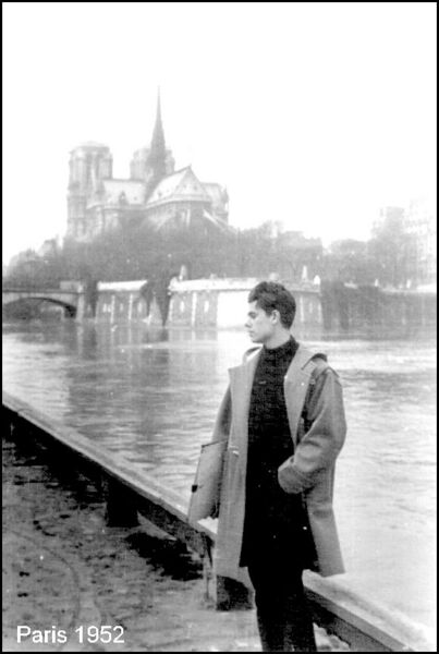 Archivo:Rafael Álvarez Ortega en París (1952).JPG
