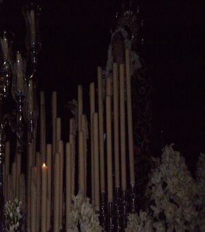Soledad llegando a la iglesia.JPG