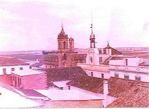 Mispueblosfoto ayuntamiento desde un tejado 1980.jpg