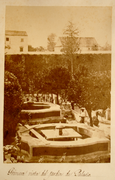 Archivo:1862-Maraver 06 primera vista jardin Alcazar.png
