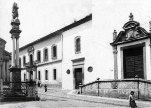 Plaza de la Compañía (hacia 1920s).png