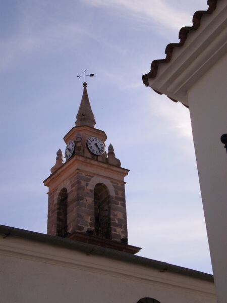 Archivo:Torre de la iglesia.JPG