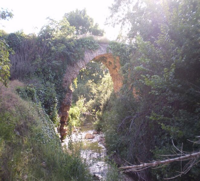 Archivo:Puente califal del arroyo Palancar.JPG