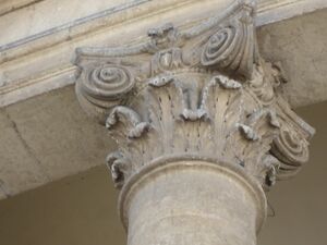 Iglesia Colegio Santa Victoria - detalle capitel.JPG