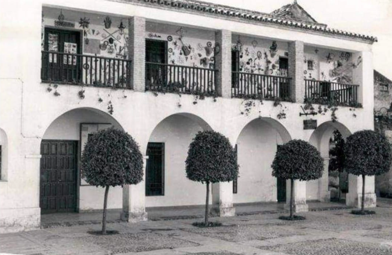 Archivo:Plaza de Juda Leví. Años 50.png