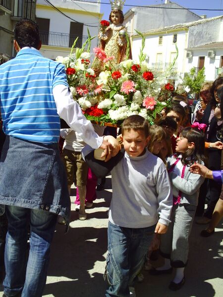 Archivo:Procesión Niño de la Bola - Fuente Tójar(5).JPG