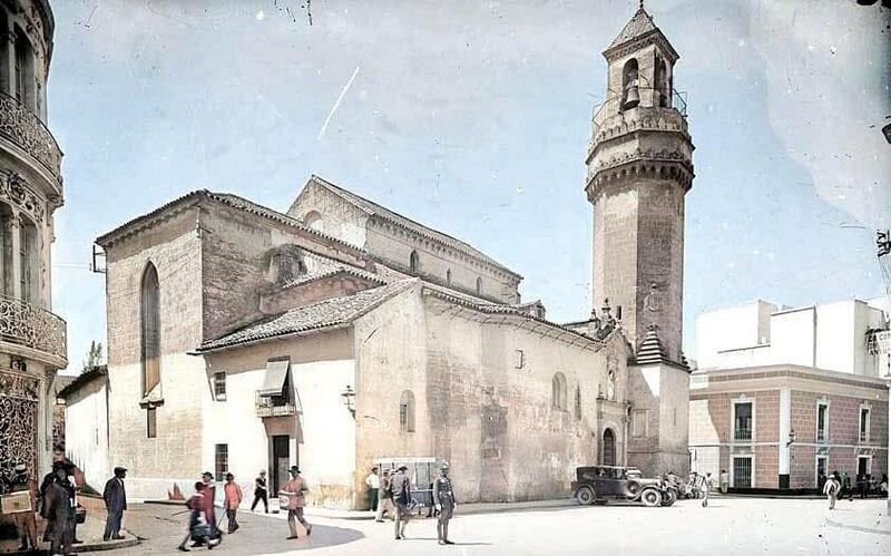 Archivo:Iglesia de San Nicolas De la Villa. Fotografía de Lucien Roisin Besnard entre los años 1920-1930. Coloreada..jpg