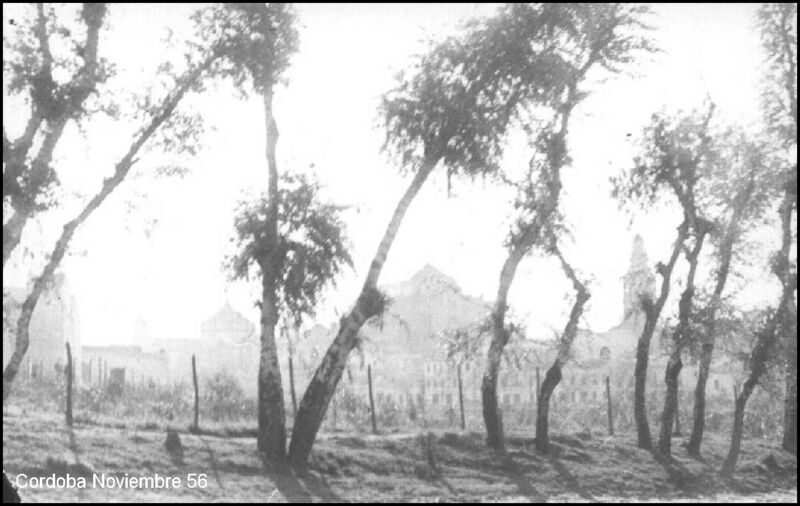 Archivo:Silueta de la Mezquita Catedral (1956).jpg