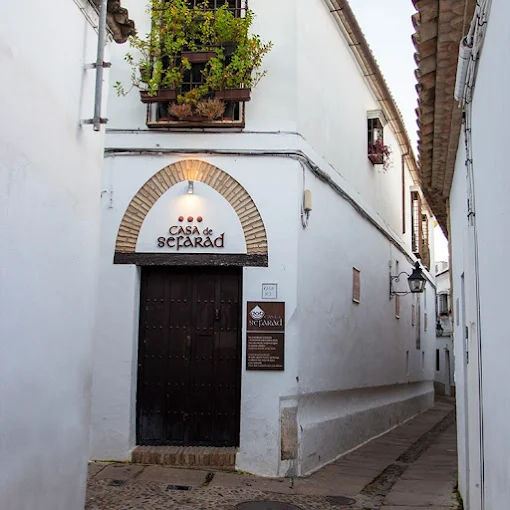 Archivo:Casa de Sefarad. Fachada.png