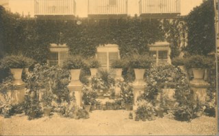 Archivo:Patio y Rejas del Palacio de las Rejas de D. Gómez.jpg