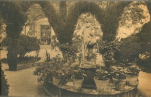 Archivo:Patio de la Madama en el Palacio de las Rejas de D. Gómez.jpg